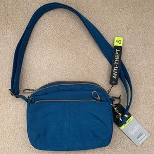 NWT! Travelon Crossbody Bag ✈️